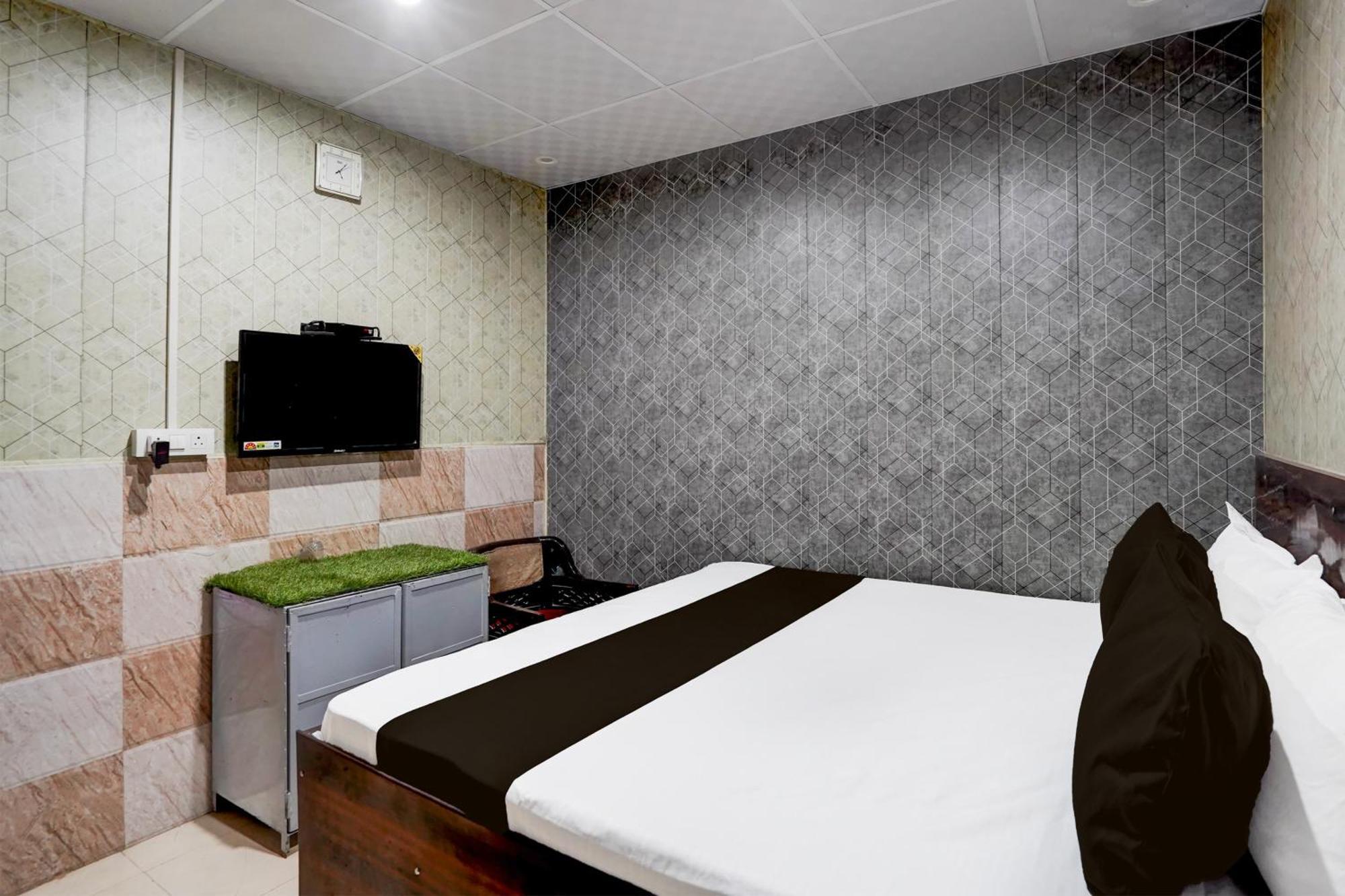 Hotel O Anant Ghaziabad Exterior photo